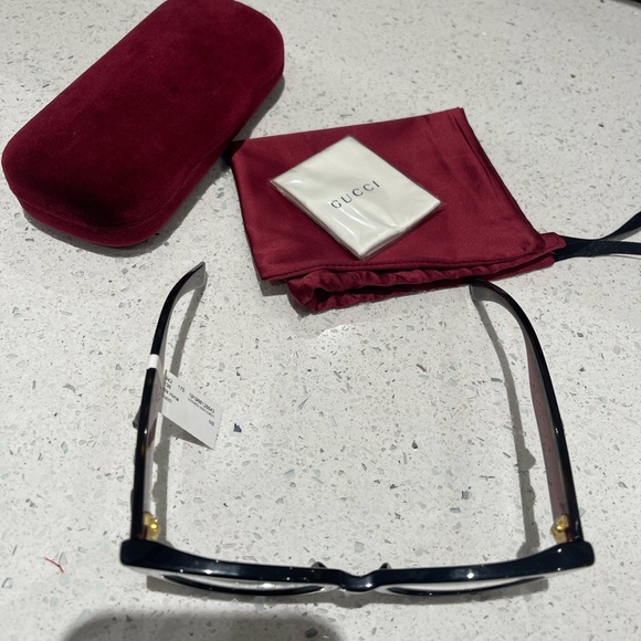 Gucci Eyeglasses - Picture 15 of 16